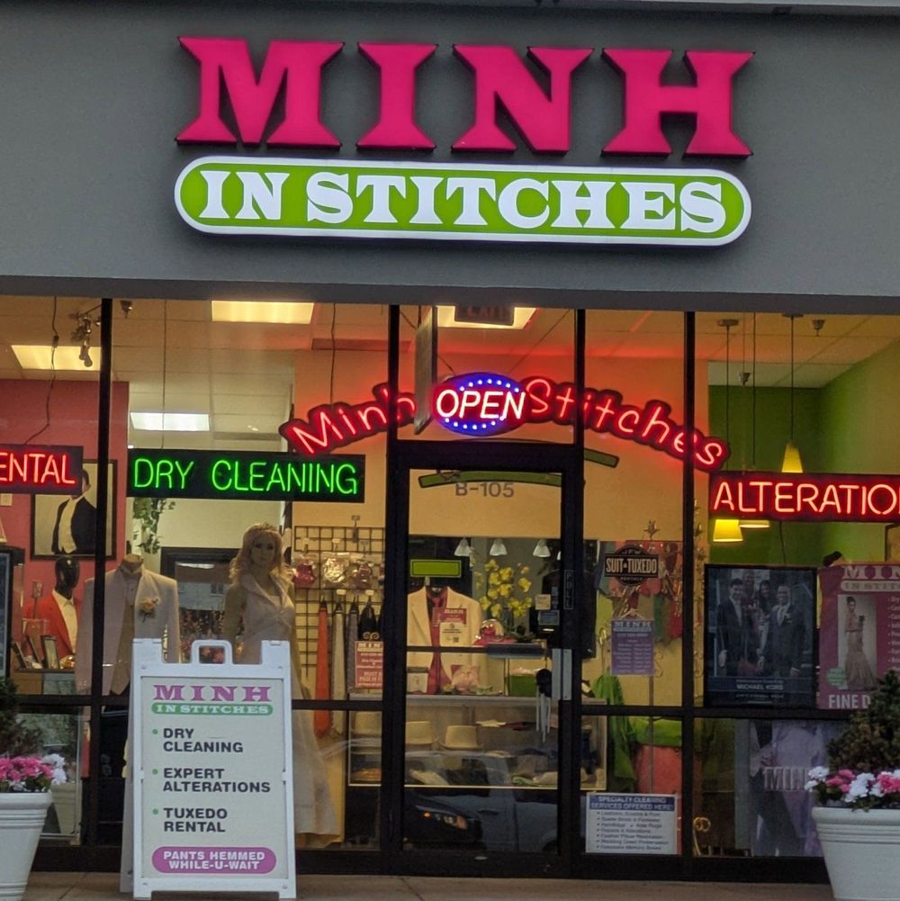 Minh In Stitches storefront in daylight